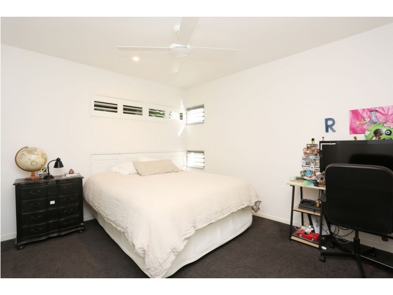 1/67 Stapylton Street, Coolangatta QLD 4225