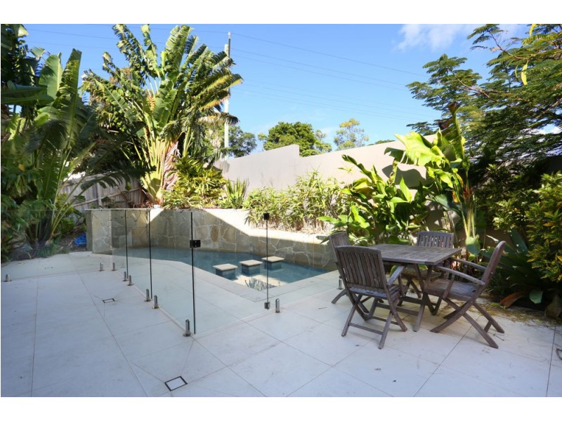 1/67 Stapylton Street, Coolangatta QLD 4225