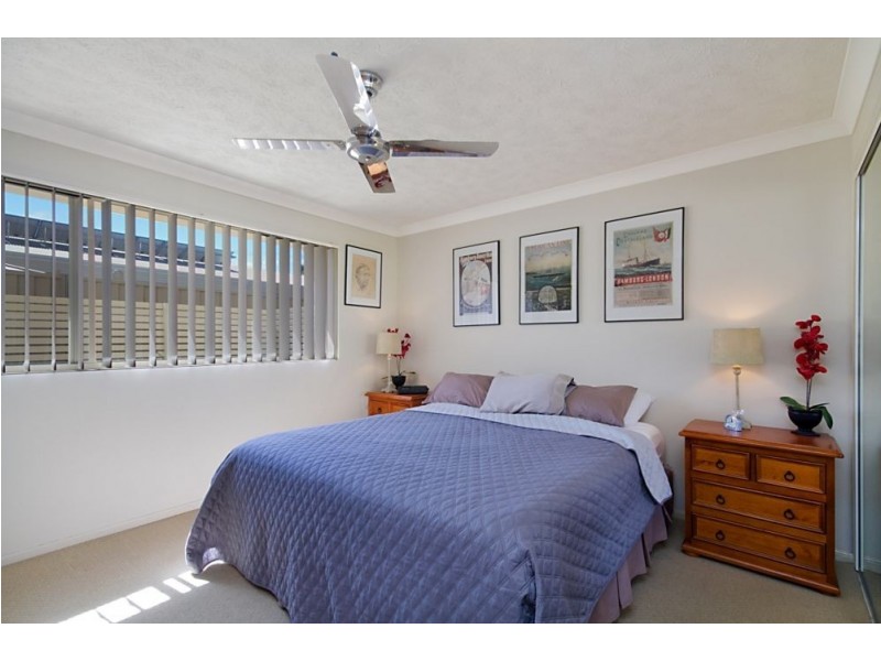 2/91 McLean Street, Coolangatta QLD 4225