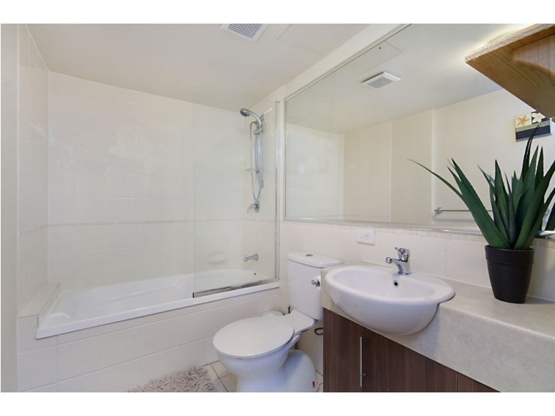 2/91 McLean Street, Coolangatta QLD 4225