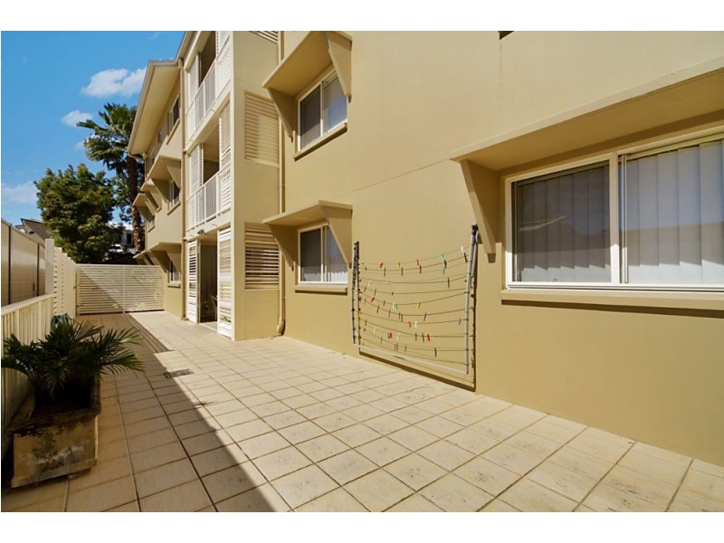 2/91 McLean Street, Coolangatta QLD 4225