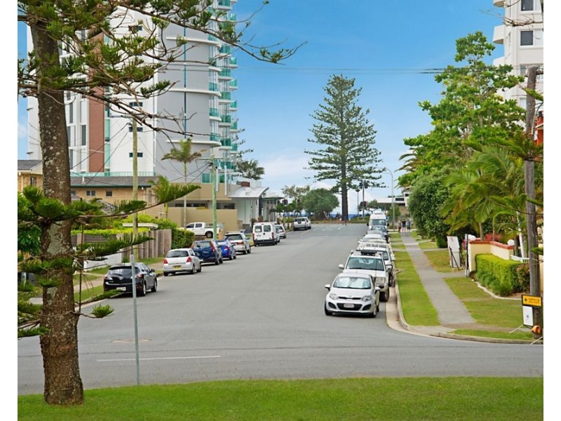 2/23 Coolangatta Road, Kirra QLD 4225