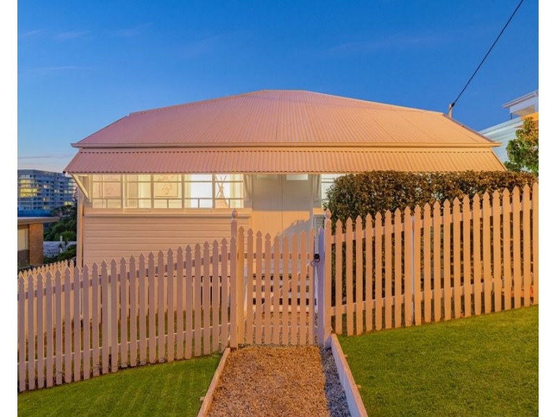 25 Tweed Street, Coolangatta QLD 4225