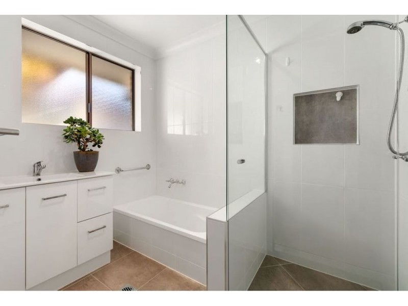2/73a Old Ferry Road, Banora Point NSW 2486