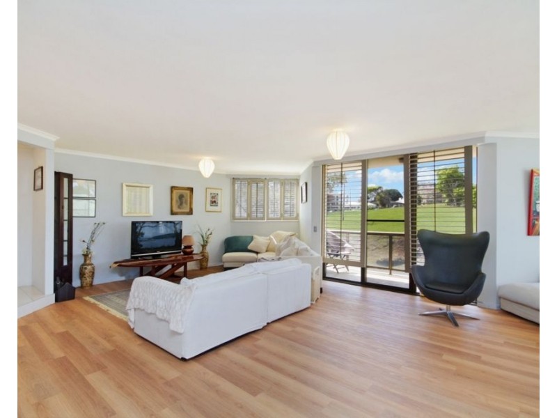 3B/3 Eden Street   YACHT HARBOUR TOWERS, Tweed Heads NSW 2485