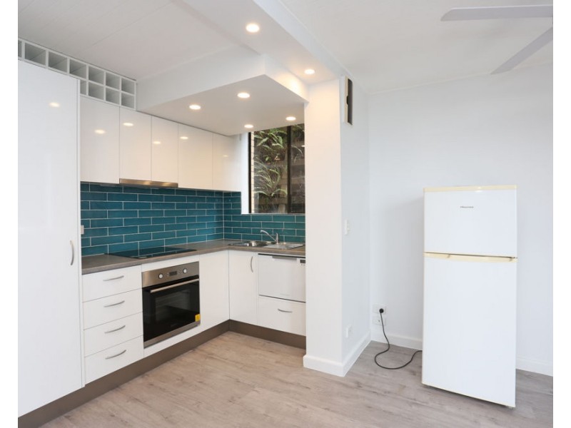 10/22 Marine Parade, Coolangatta QLD 4225