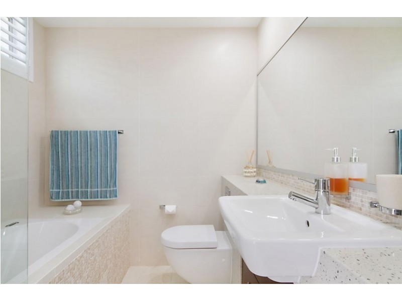 201/108 Pacific Parade, Bilinga QLD 4225