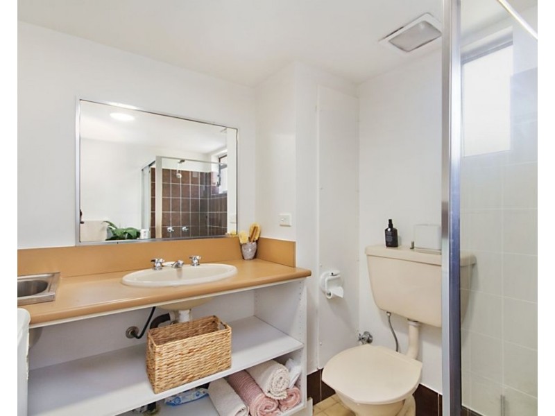 4/38 Marine Parade, Coolangatta QLD 4225