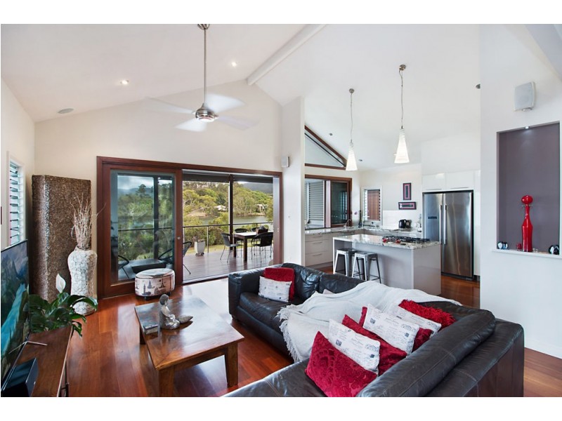 104 Riverside Drive, Tumbulgum NSW 2490