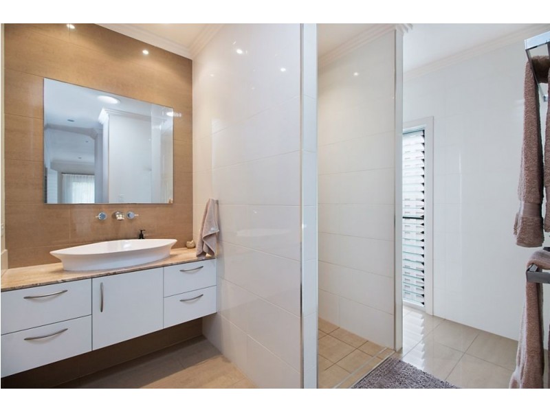 104 Riverside Drive, Tumbulgum NSW 2490