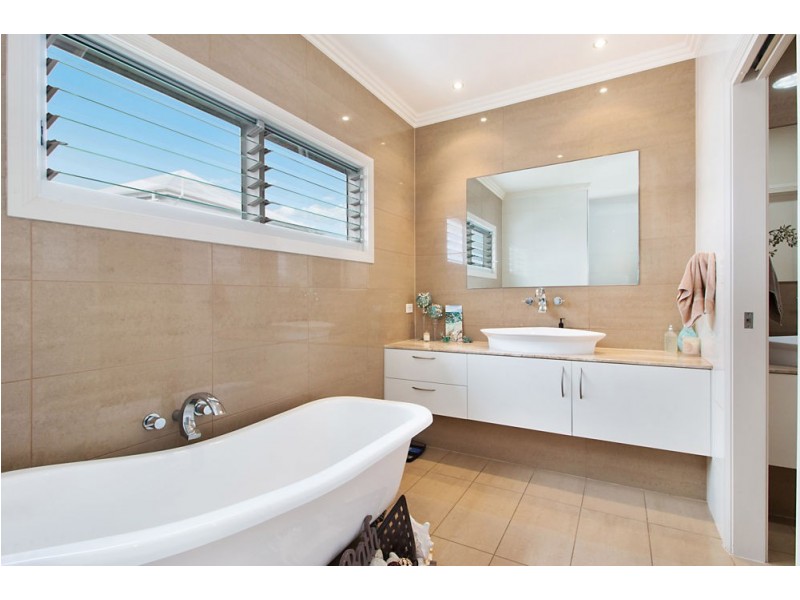 104 Riverside Drive, Tumbulgum NSW 2490