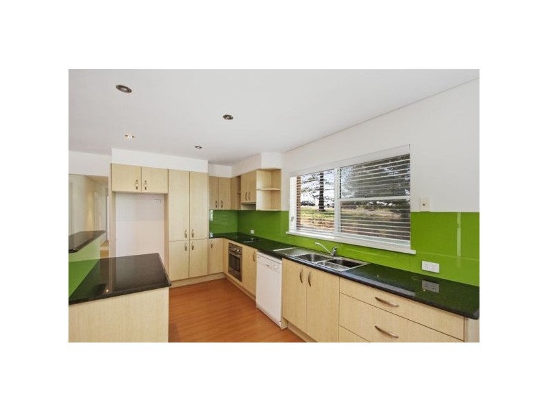 6/23 Petrie Street, Rainbow Bay QLD 4225