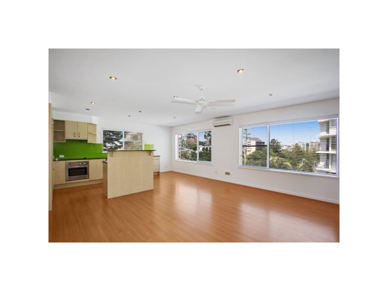 6/23 Petrie Street, Rainbow Bay QLD 4225