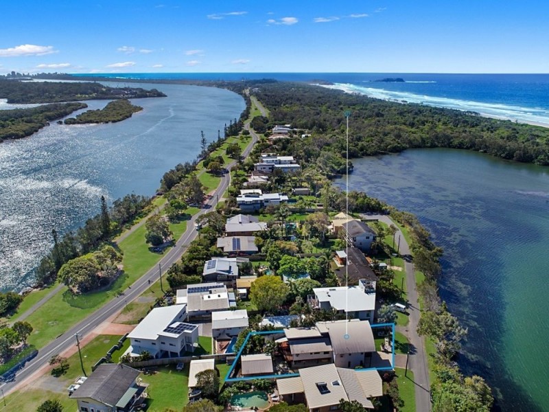 7 Wommin Lake Cres, Fingal Head NSW 2487