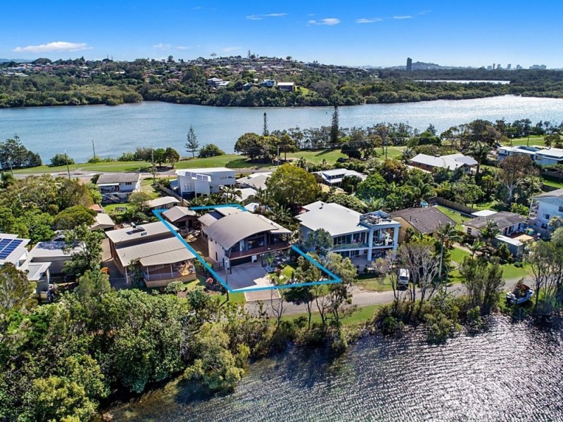 7 Wommin Lake Cres, Fingal Head NSW 2487