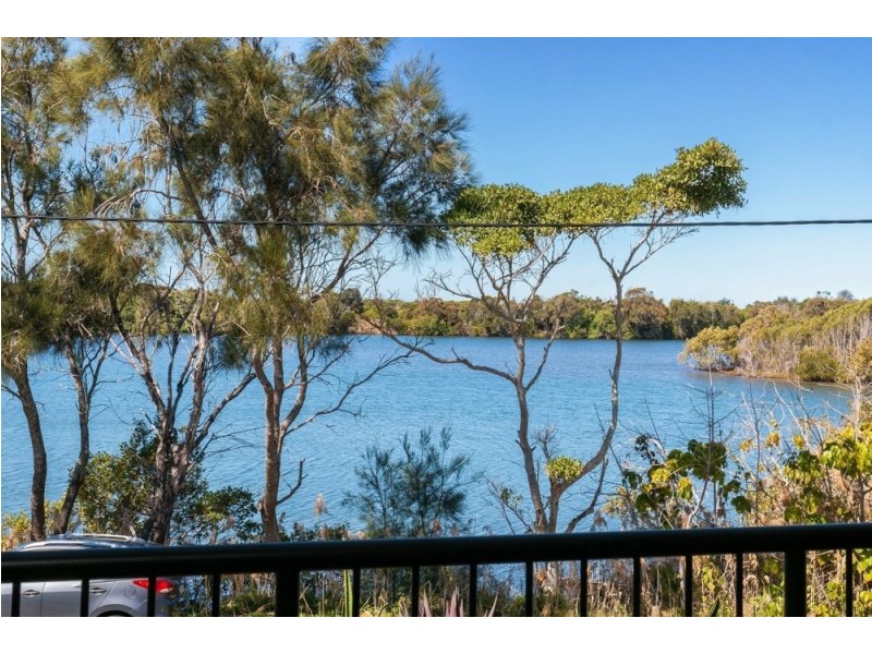 7 Wommin Lake Cres, Fingal Head NSW 2487