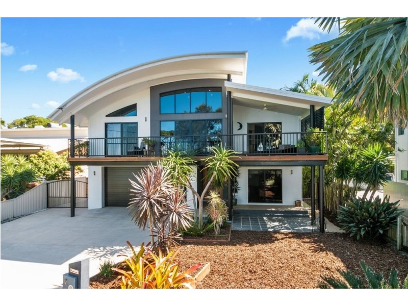 7 Wommin Lake Cres, Fingal Head NSW 2487