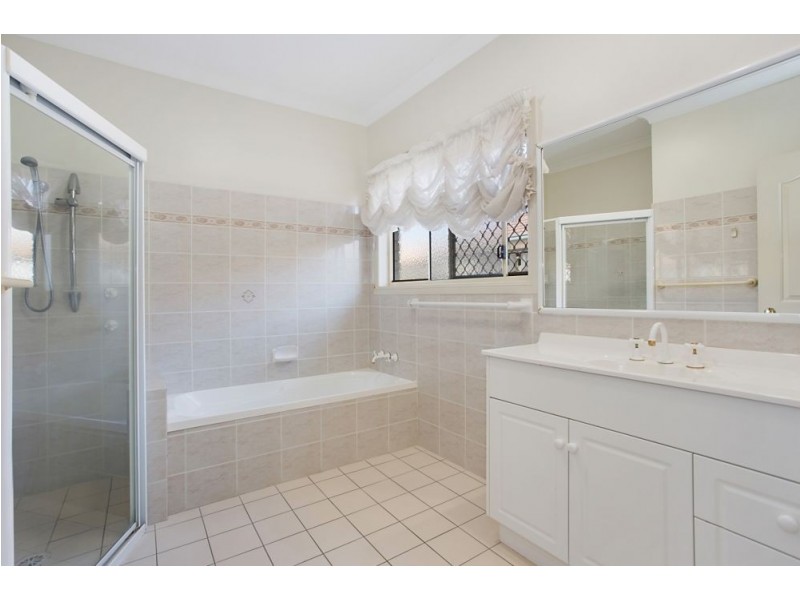 15 Kimberley Circuit, Banora Point NSW 2486