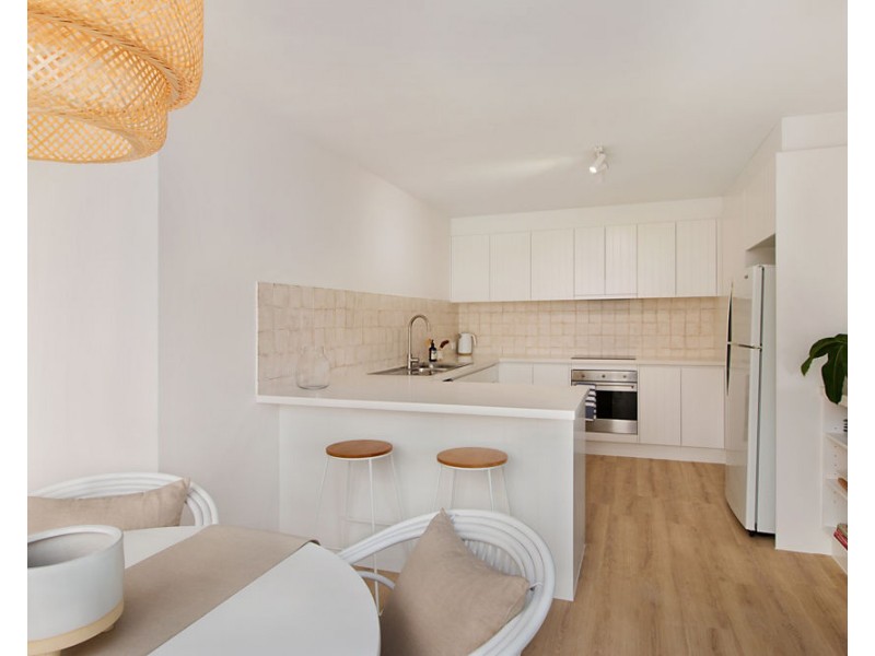 5/6 Ward Street, Rainbow Bay QLD 4225