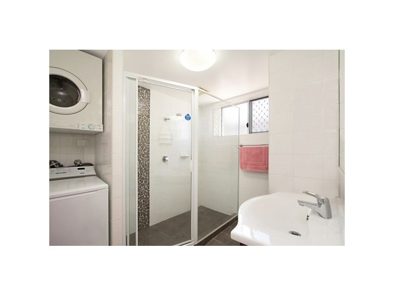 2/140 Marine Parade, Coolangatta QLD 4225