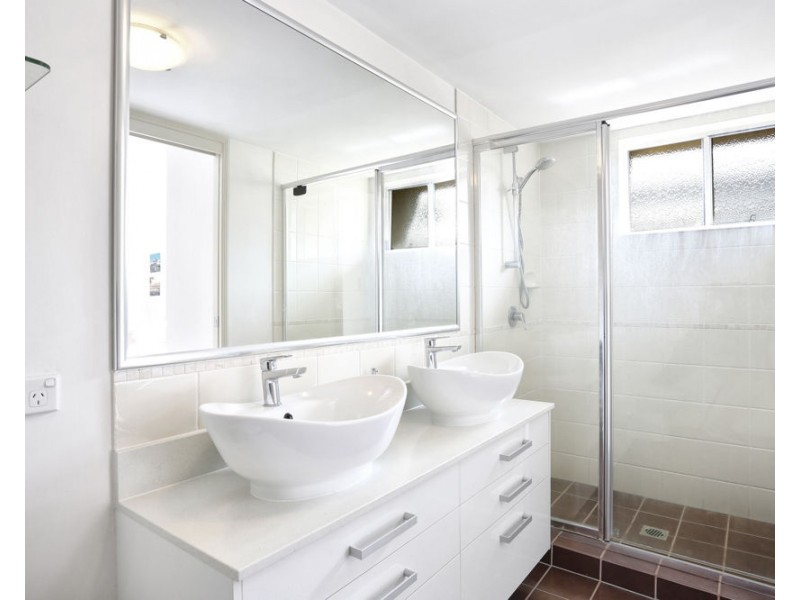 3/91 McLean Street, Coolangatta QLD 4225