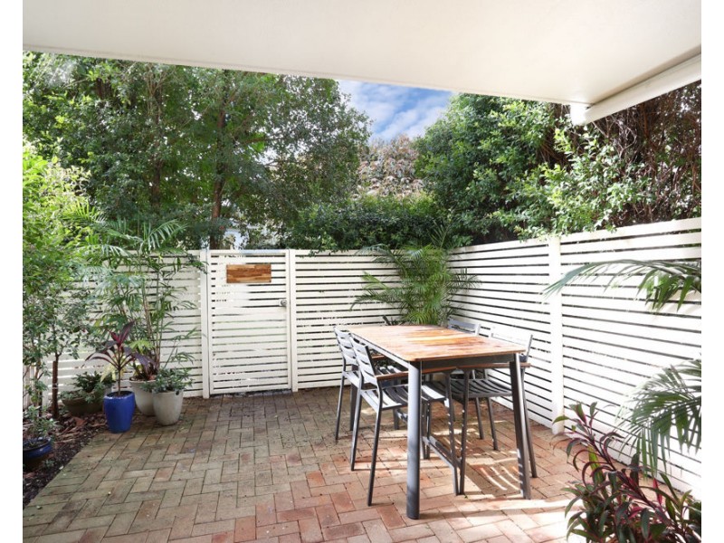 3/91 McLean Street, Coolangatta QLD 4225