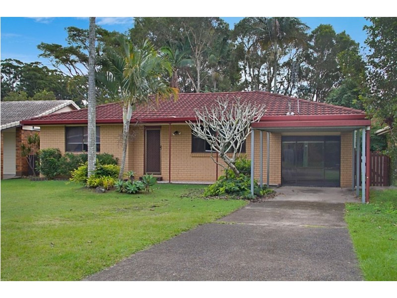 15 Lakes Drive, Tweed Heads West NSW 2485