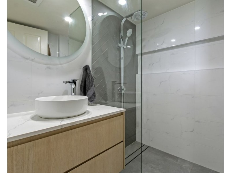 37/190 Marine Parade, Rainbow Bay QLD 4225