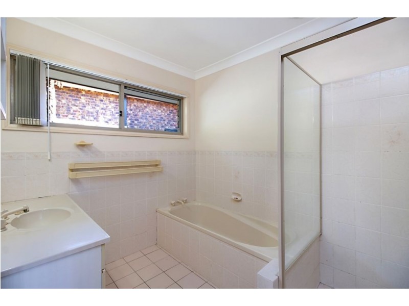 1/3 Lovat Brae, Banora Point NSW 2486