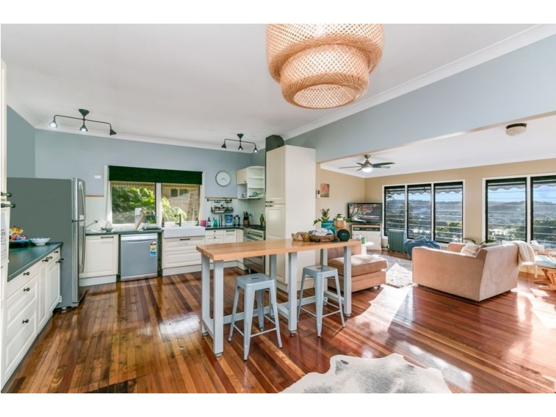 2 Lakeview Parade, Tweed Heads South NSW 2486