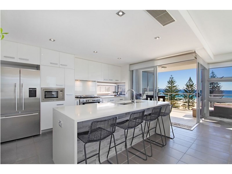 7/11 Eden Avenue, Rainbow Bay QLD 4225