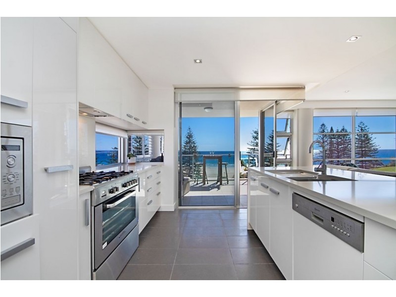 7/11 Eden Avenue, Rainbow Bay QLD 4225