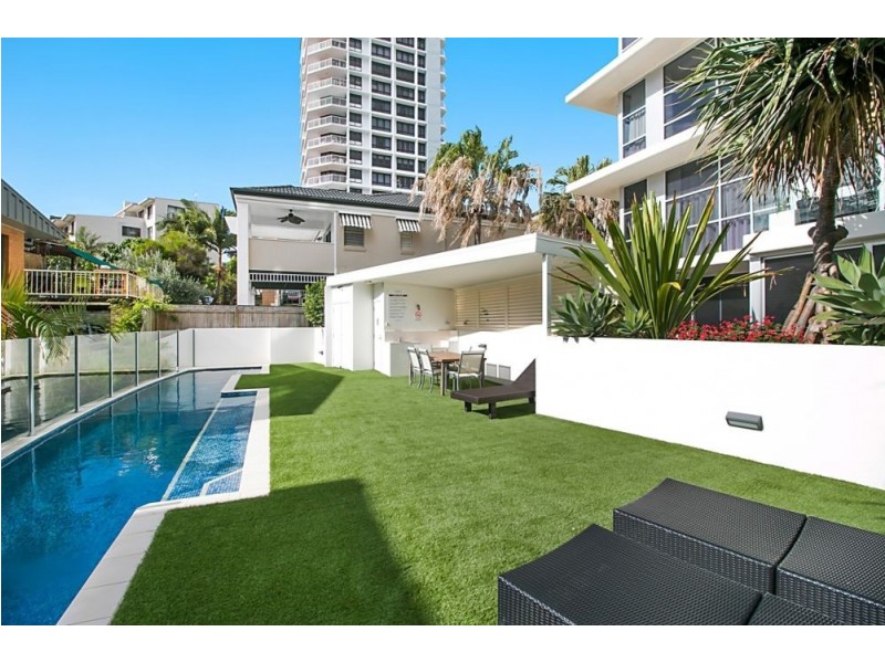 7/11 Eden Avenue, Rainbow Bay QLD 4225