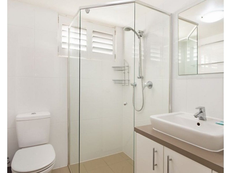 1/205 Boundary Street, Coolangatta QLD 4225