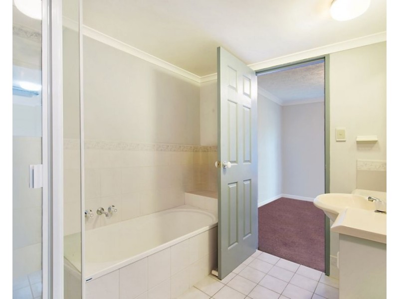 13/9 Ocean Street, Kirra QLD 4225