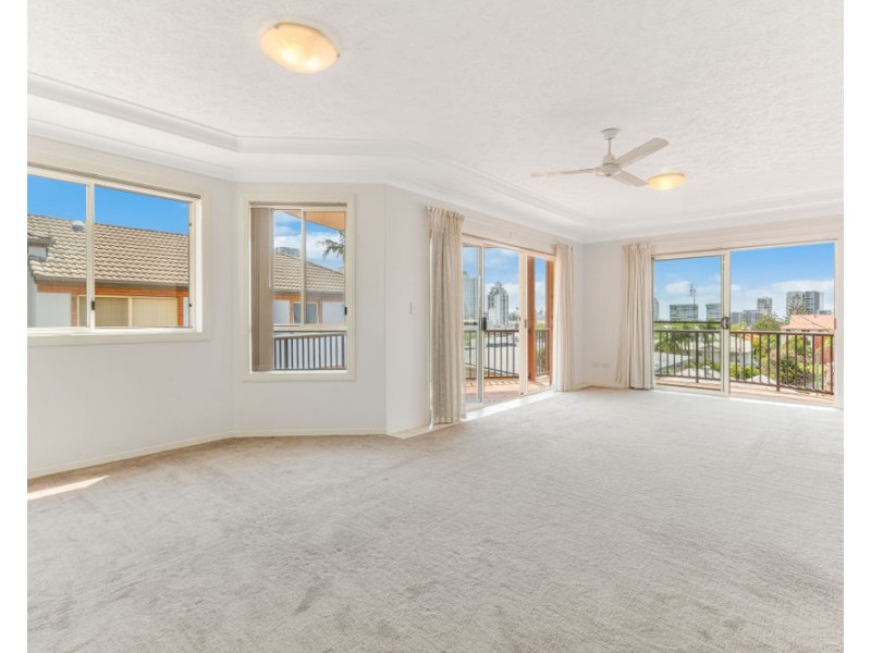 3/42 Garrick Street, Coolangatta QLD 4225