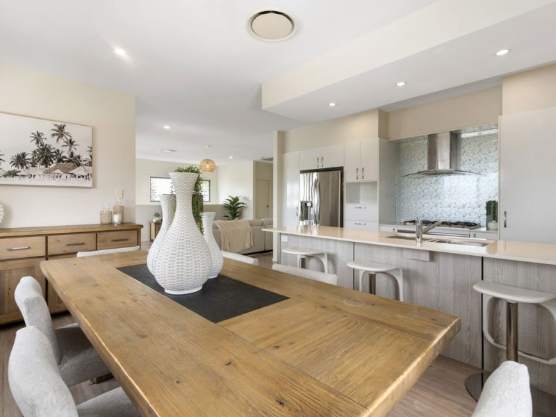 71 Dixon Street, Coolangatta QLD 4225