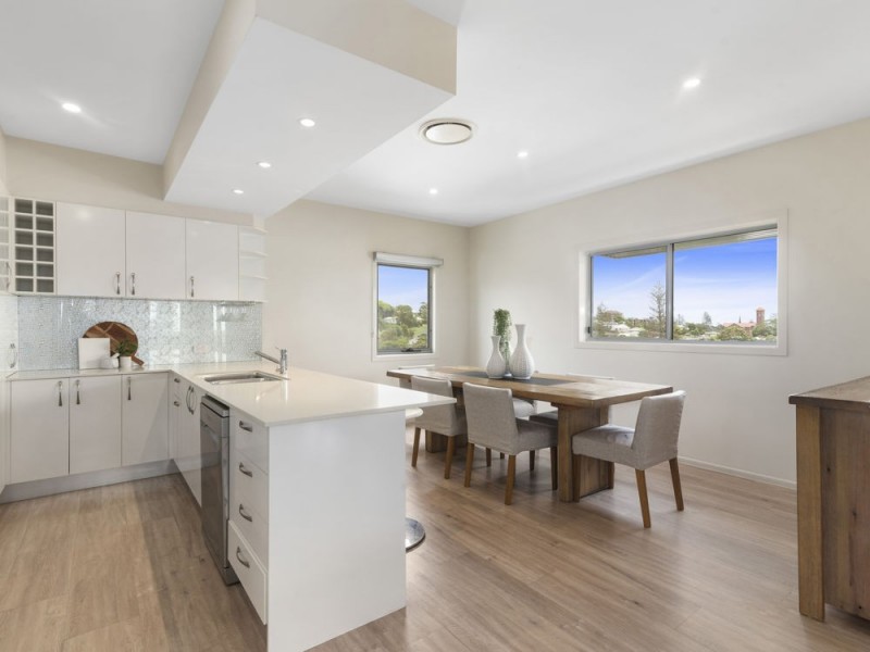 71 Dixon Street, Coolangatta QLD 4225