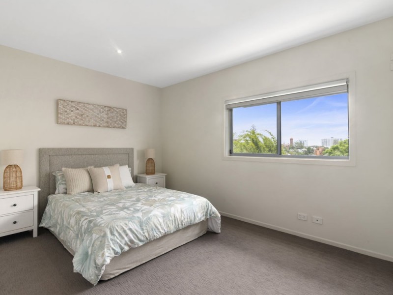 71 Dixon Street, Coolangatta QLD 4225