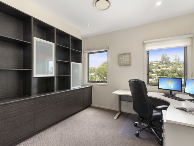 71 Dixon Street, Coolangatta QLD 4225