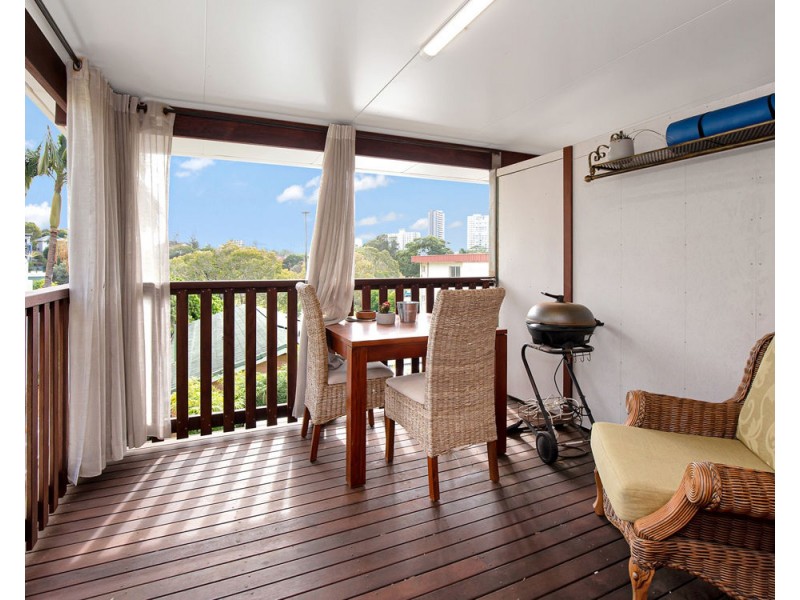 1/27 Dixon Street, Coolangatta QLD 4225