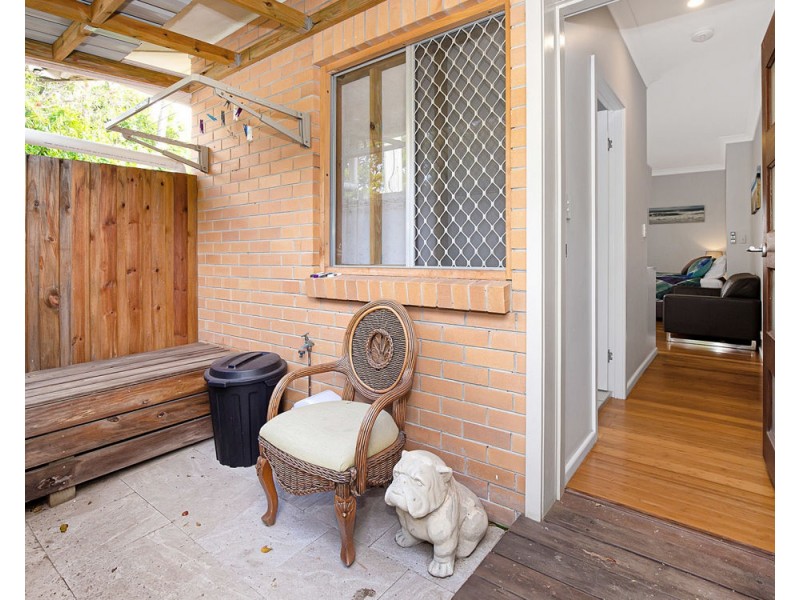 1/27 Dixon Street, Coolangatta QLD 4225