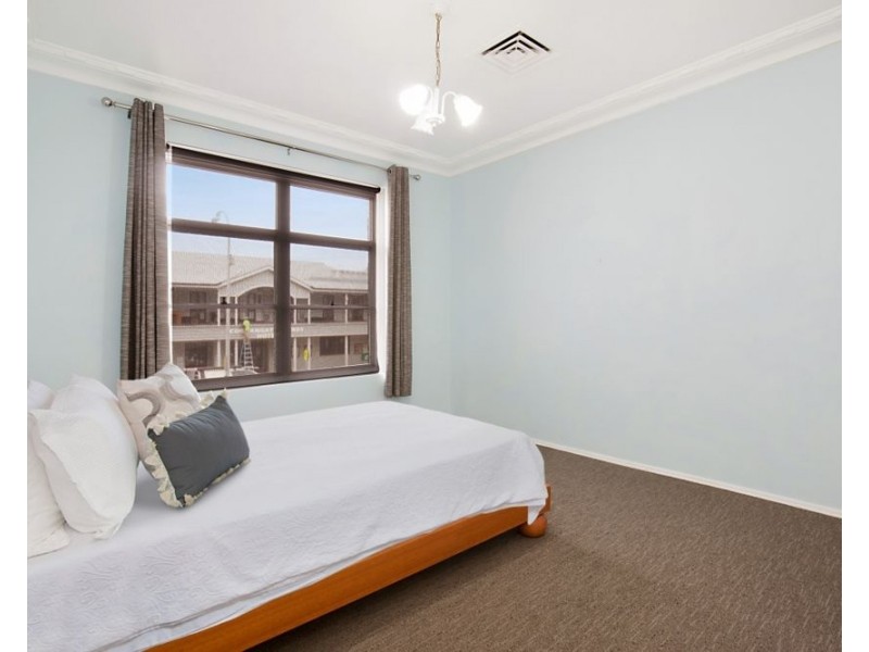 17 McLean Street, Coolangatta QLD 4225