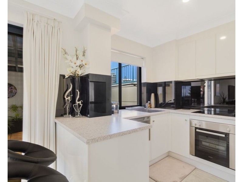 433/99 Griffith Street “CALYPSO PLAZA”, Coolangatta QLD 4225