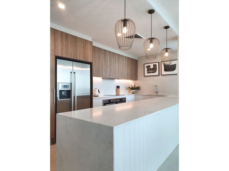 2/2 Hill Street, Rainbow Bay QLD 4225