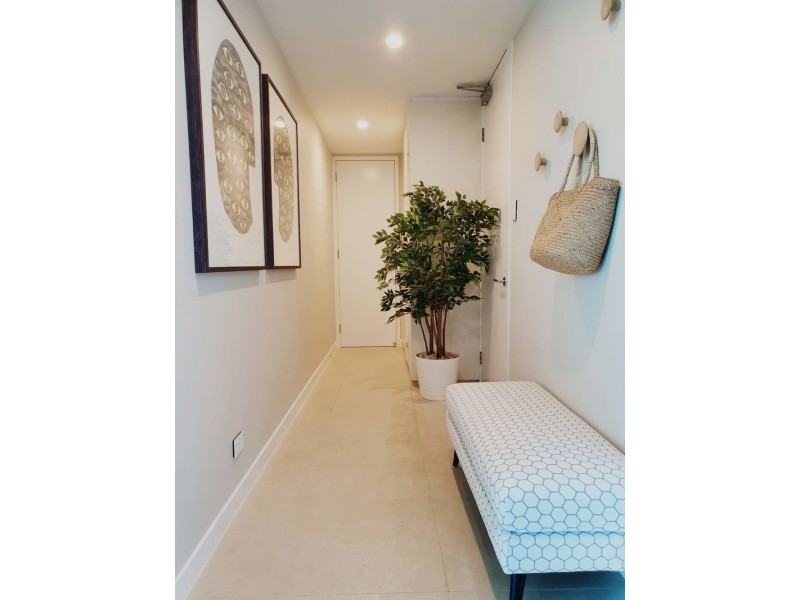 2/2 Hill Street, Rainbow Bay QLD 4225