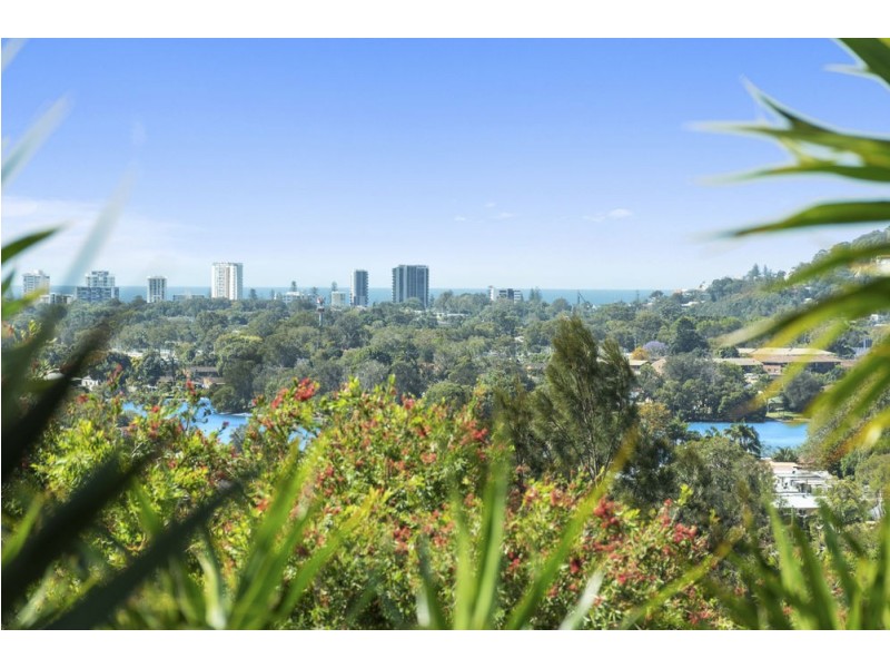13 Hillcrest Avenue, Tweed Heads South NSW 2486