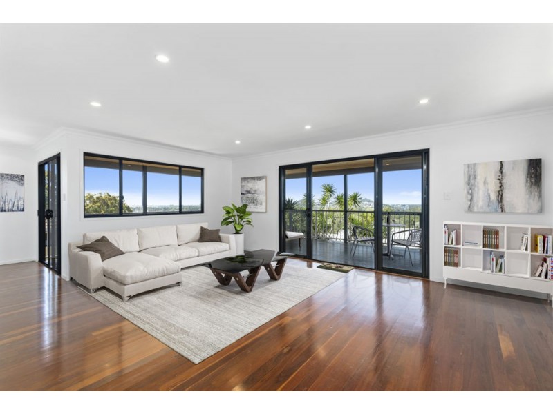 13 Hillcrest Avenue, Tweed Heads South NSW 2486