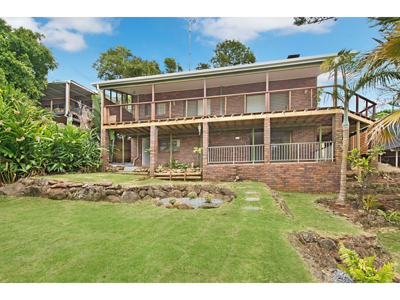 19 Broadwater Esplanade, Bilambil Heights NSW 2486