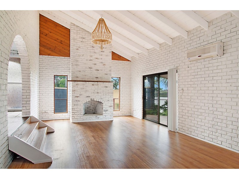 19 Broadwater Esplanade, Bilambil Heights NSW 2486